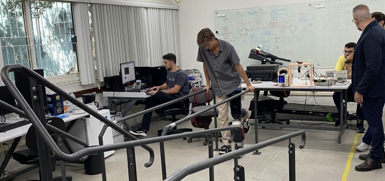 FINEP, UFES E FEST AVANÇAM NO DESENVOLVIMENTO DE ESTRUTURAS INTELIGENTES PARA ROBÔS DE ASSISTÊNCIA E MONITORAMENTO